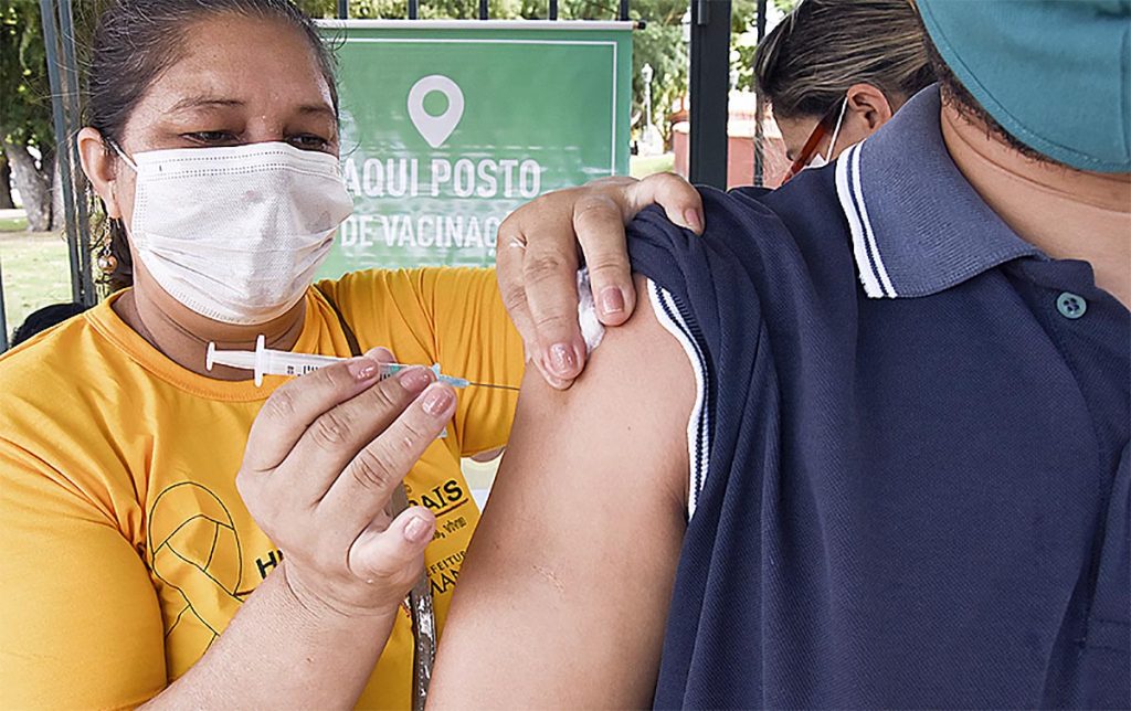 CNS pede que governo revogue orientação de "tratamento precoce" para covid-19
